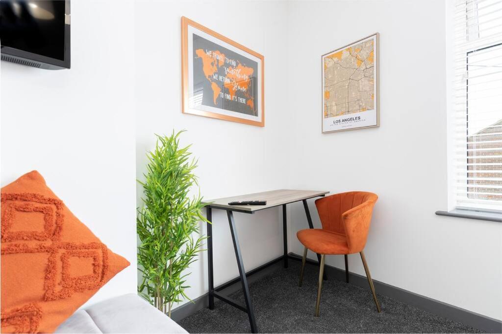 דרלינגטון Modern Centrally Located 3 Bed Property With Tvs In Each Bedroom Super Fast Wifi And Crisp White Hotel Linen Hosted By Our Home Short Stays מראה חיצוני תמונה